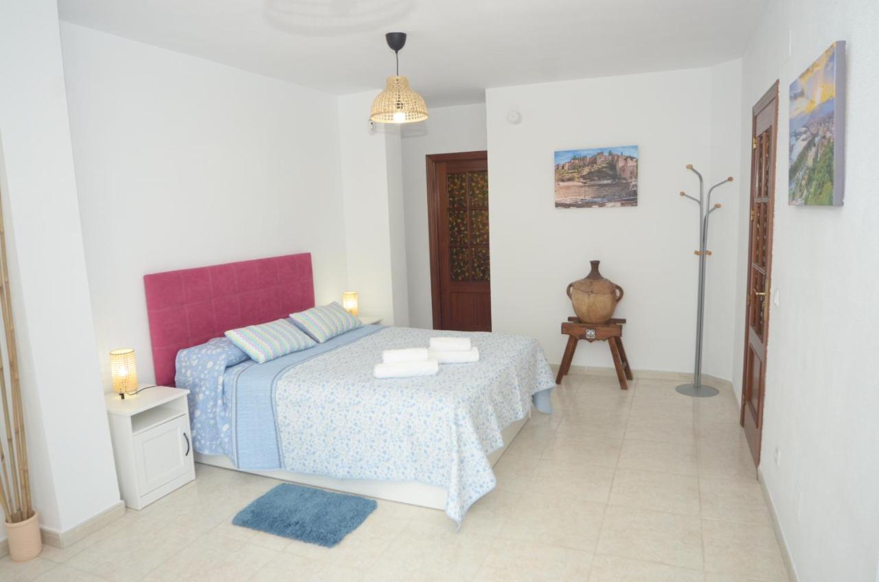 Habitacion Grande Con Terraza Privada, Malaga Centro Eksteriør bilde