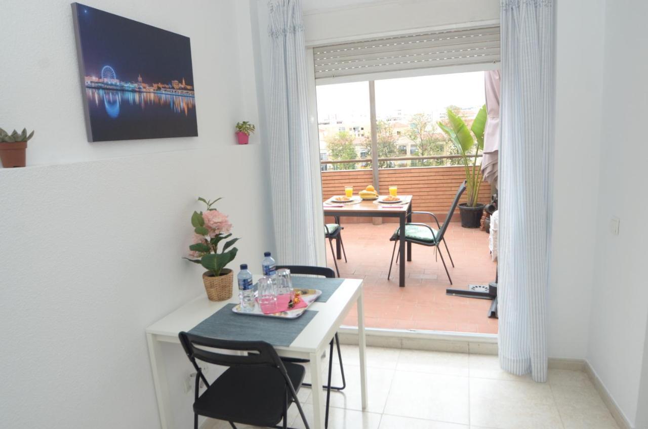 Habitacion Grande Con Terraza Privada, Malaga Centro Eksteriør bilde